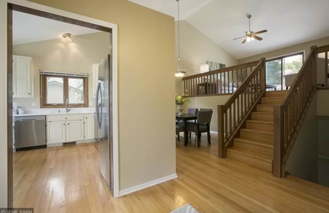 7921 Island Road Gallery 4