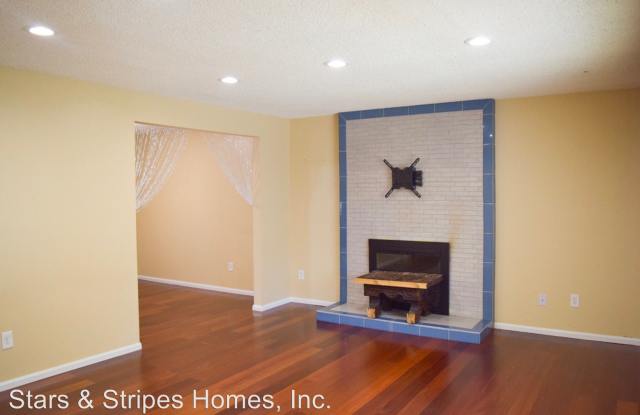 2265 South Eagle Court Gallery 2