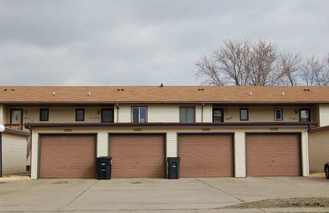 2 bedroom 1 full bath ground level condo with a detached garage photos photos 2 bedroom 1 full bath ground level condo with a detached garage photos photos