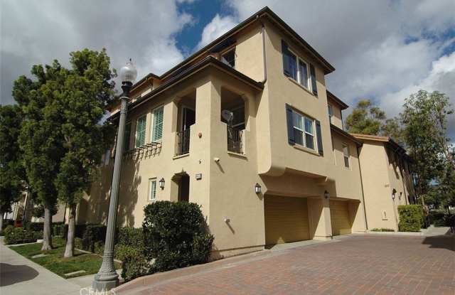 225 Lockford - 225 Lockford, Irvine, CA 92602