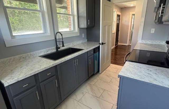 610 Unit B Cabell Drive Gallery 4