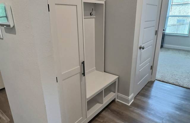 Like-new FULLY FURNISHED/TURN-KEY home in the St. Martin community of Ocean Springs, MS! Gallery 4