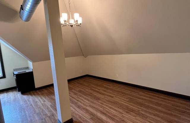 141 E Gorham - Unit 3 Gallery 4