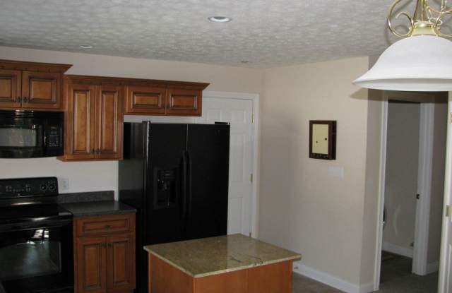 Like new home in Oldham County Gallery 4