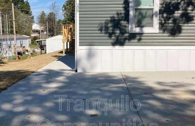 143 Hubert Dr photos photos