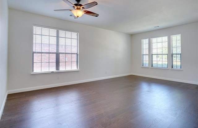 5872 Crestview Drive Gallery 3