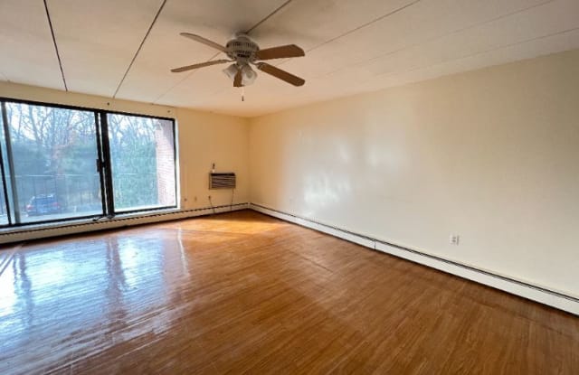 273 Lake ST 3 - 273 Lake Street, Weymouth Town, MA 02189