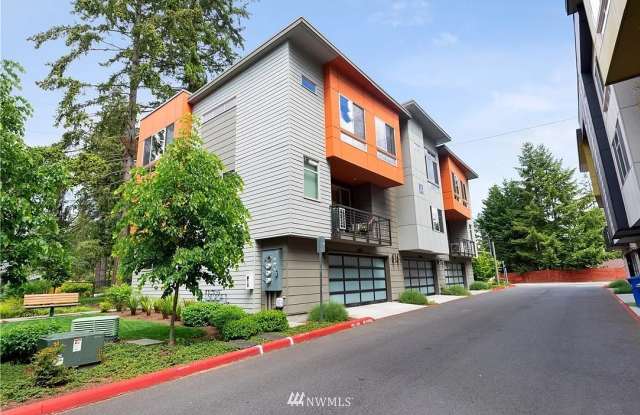 16372 Northeast 16th Court Gallery 1