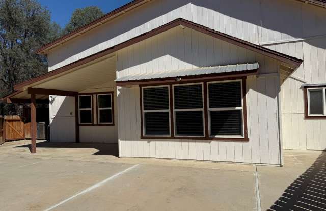 Charming Barndominium Rental with Scenic Foothill Views – Springville, CA photos photos