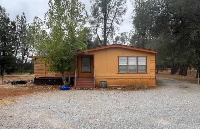 Two acre property with a barn! Gallery 1