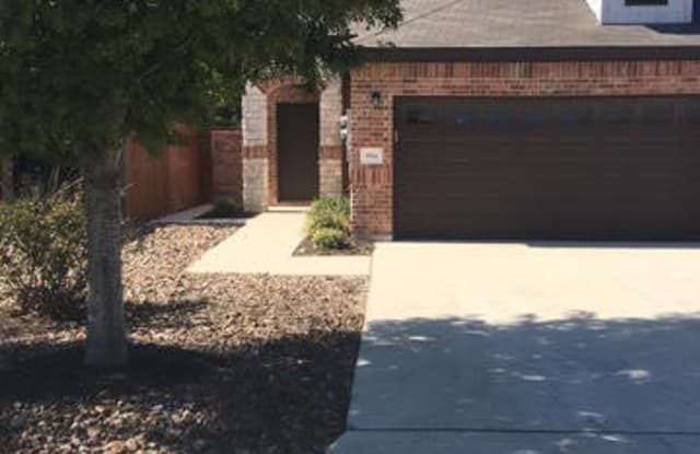 614 Creekside Circle - 614 Creekside Circle, New Braunfels, TX 78130
