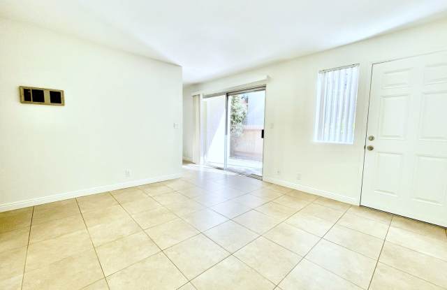 Dual Masters - One Block to Beach! Gallery 2