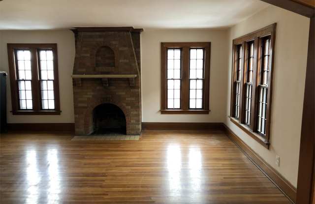 107 East Morris Avenue - 2 - Upper Gallery 4