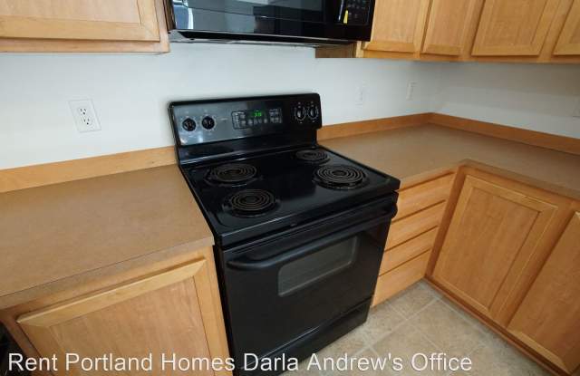 2004 NE Cadbury Avenue Unit #108 Gallery 3
