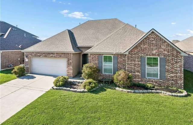 697 Lakeshore Village Drive Gallery 1