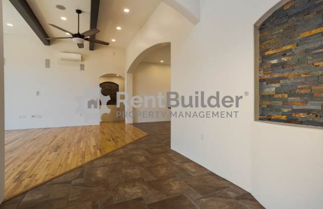 ****LEASE PENDING**** PLEASE APPLY AT YOUR OWN DISCRETION Gallery 2
