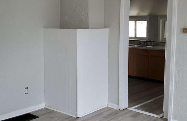 Quaint 2 bed 1 bath close to everything; University of Dayton, Sinclair, Miami Valley Hospital Gallery 4