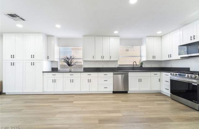 5487 Morning Swim Lane Gallery 3