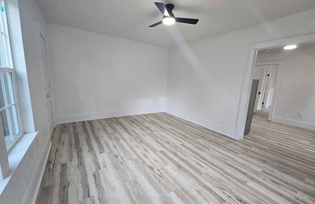Updated Duplex on NW 29th Gallery 4