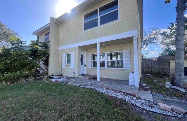 2072 LOS LOMAS DRIVE photos photos