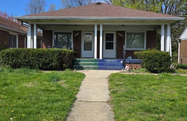 Spacious Two Bedroom Duplex Near MLK and 34th photos photos