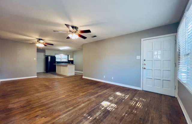 Recently Remodeled 3 Bedroom! Gallery 3