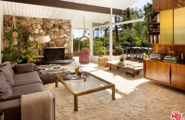 2419 Banyan Dr Gallery 2