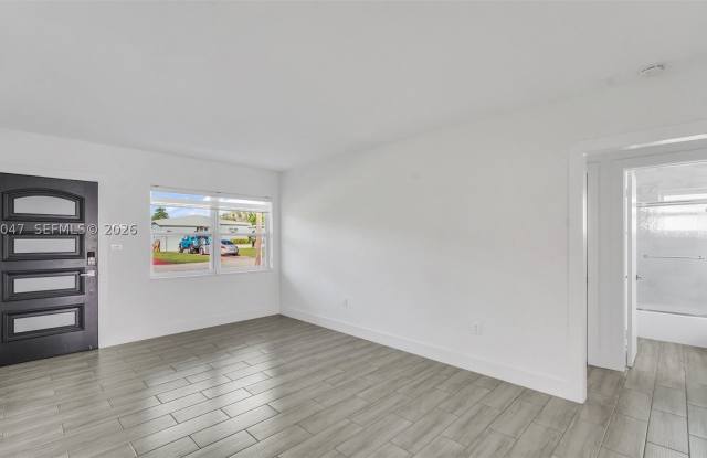7290 SW 34th St Rd Gallery 3