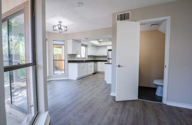 Comfort & Convenience in Northwest San Antonio Gallery 3