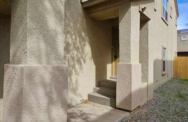 4 Bed 2.5 Bath Gallery 3