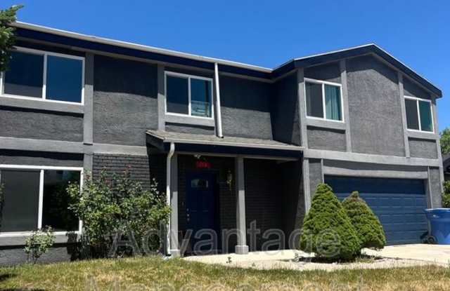 218 W 205 N St photos photos