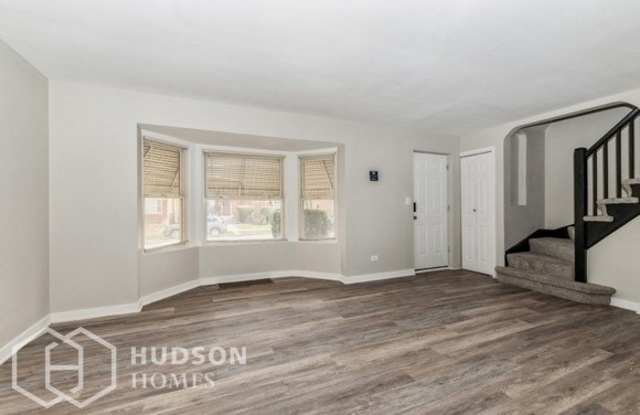 10632 South Prairie Avenue Gallery 2