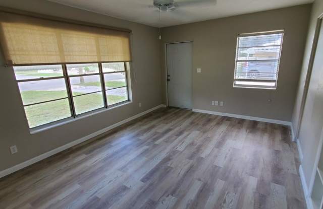 1318 26th Street West photos photos