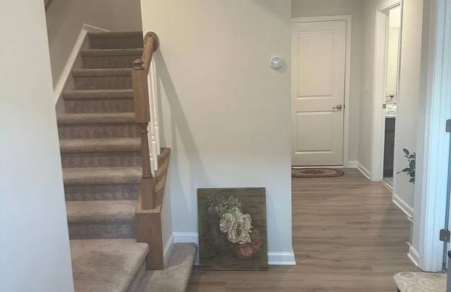 Room in 4 Bedroom Home at Poplar Leaf Way photos photos