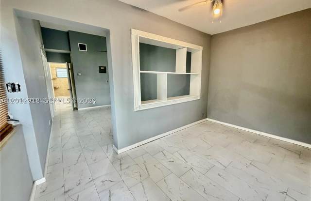 836 NW 12th Ter photos photos