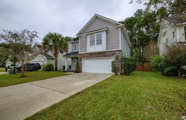 Spacious Home Near Foxbank Amenities Gallery 4