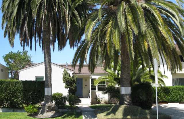 Cozy Cottage in Pacific Beach w/ Tandem Parking and Washer/Dryer! photos photos