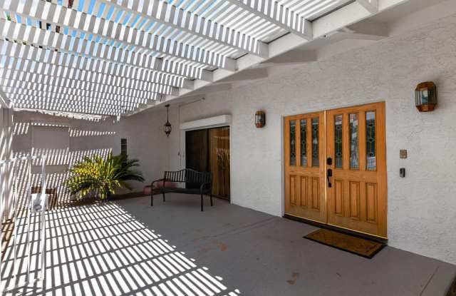 70325 Mottle Circle Gallery 4