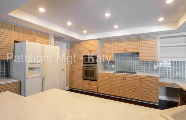 3740 Embassy Circle Gallery 3