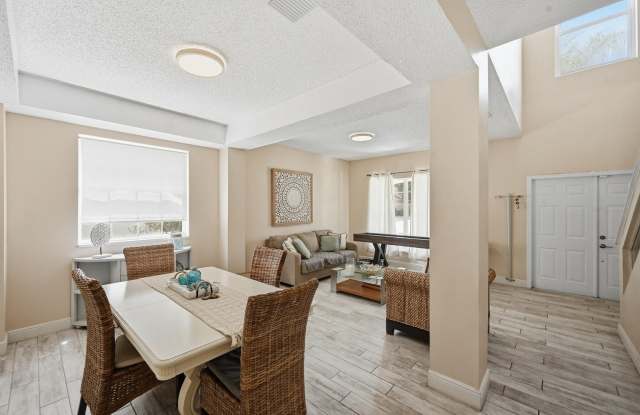 15073 Oak Chase Court Gallery 3
