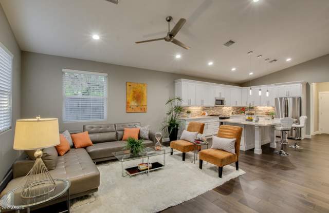 4202 N 18TH Place Gallery 4