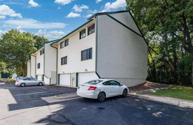 Spacious 3-Bed End-Unit Townhome with 2-Car Garage & Private Deck Gallery 3