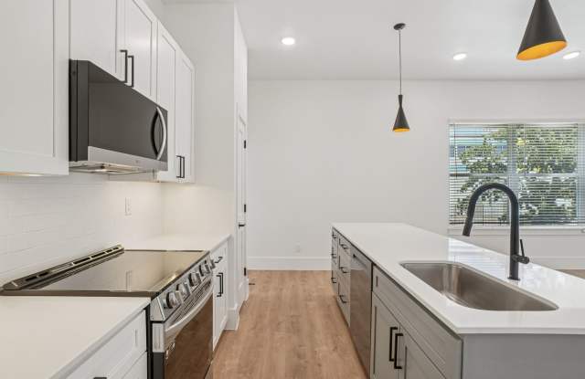 6418 Maple Gallery 4