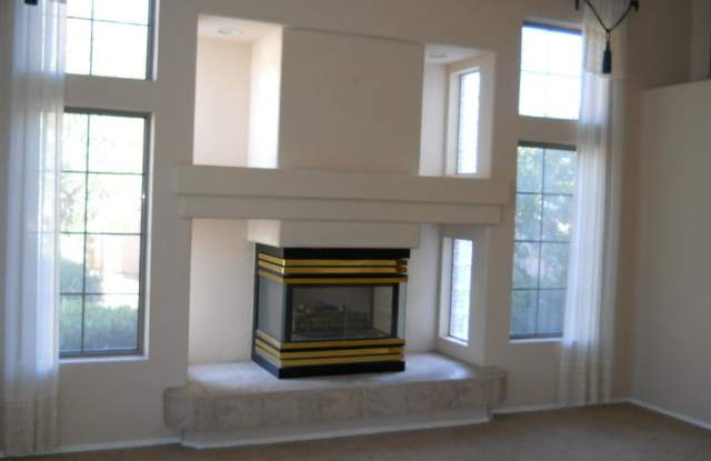 6275 N 75th Drive Gallery 4