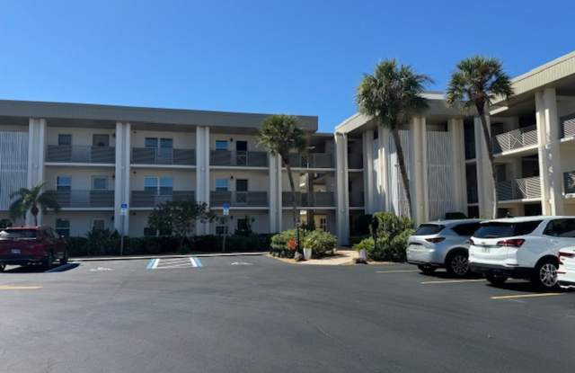 1 bedroom 1 bathroom Seasonal rental in Seven Lakes photos photos