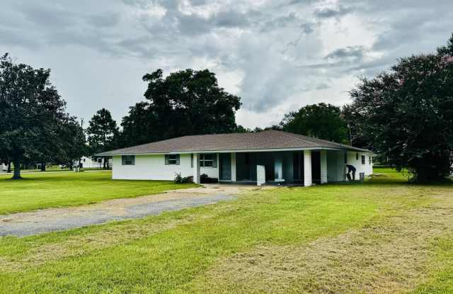 1118 Highway 357 Gallery 1