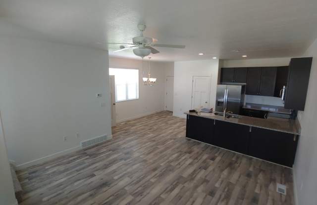 1092 Emerald Pools Lane Gallery 3