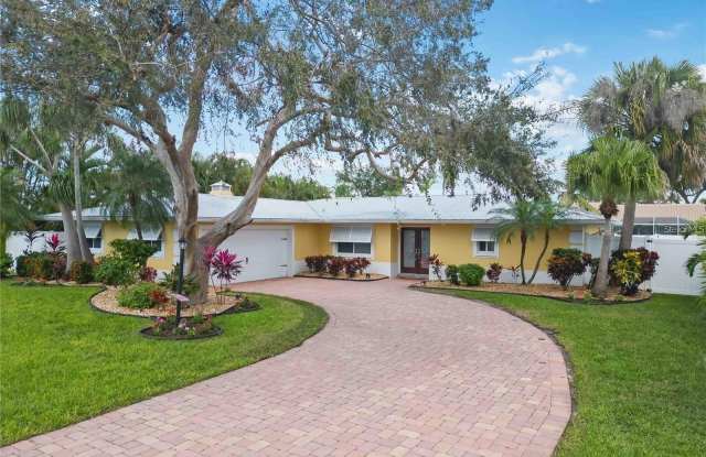 6711 AVENUE C photos photos