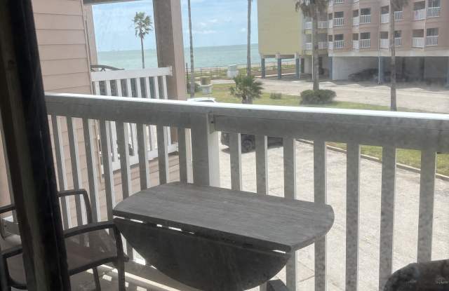 3938 Surfside Boulevard Gallery 2