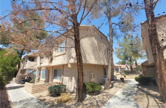 1608 N Torrey Pines Drive Gallery 1